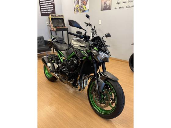 KAWASAKI Z900 KAWASAKI Z900
